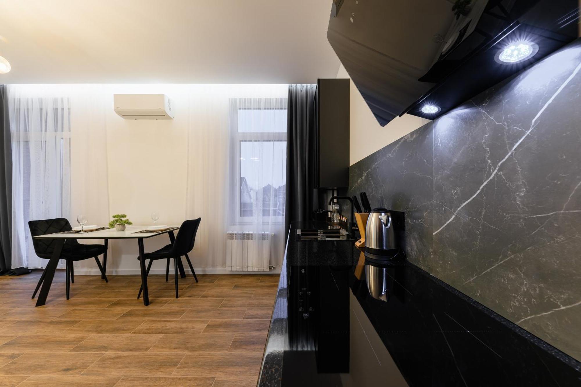 Luxury Apartments Laborca Uzhhorod Bagian luar foto
